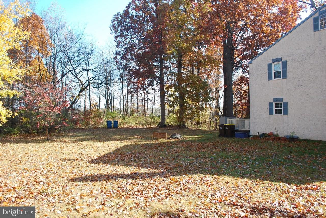 290 Lawndale Ave - Photo 4 of 27