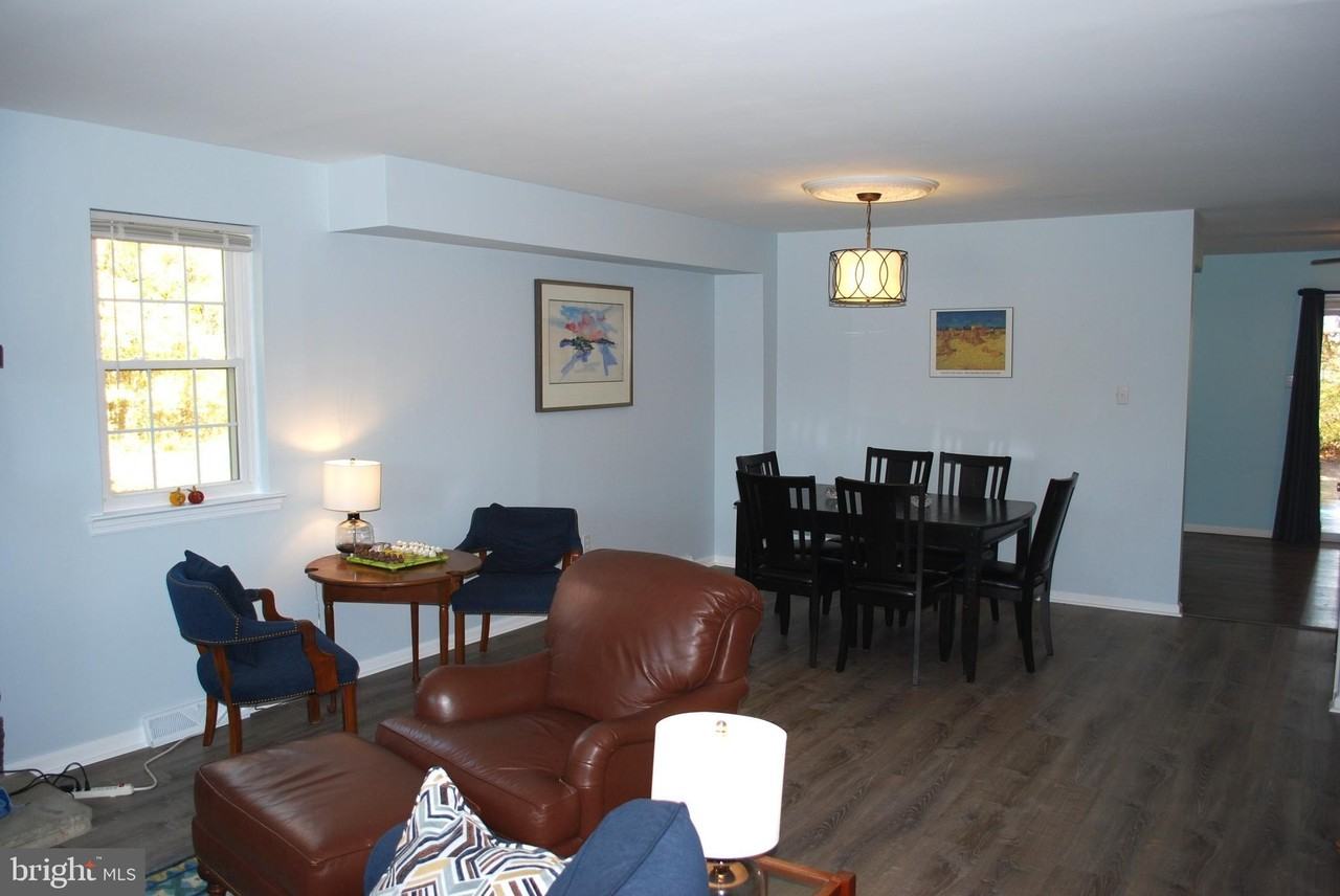 290 Lawndale Ave - Photo 6 of 27