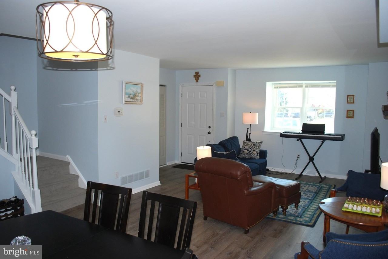 290 Lawndale Ave - Photo 7 of 27