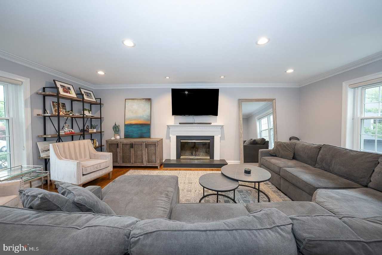 10 Hansen Ct - Photo 5 of 38