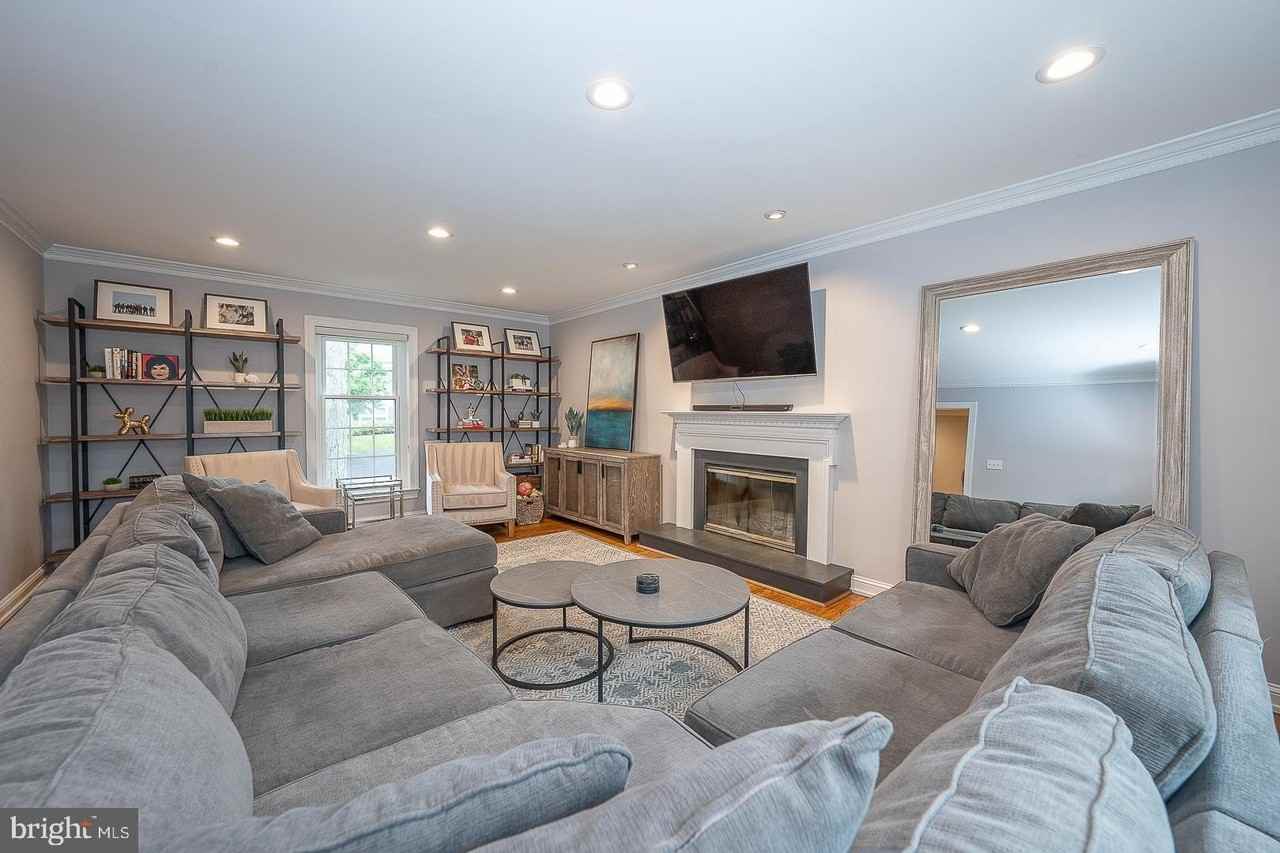 10 Hansen Ct - Photo 6 of 38