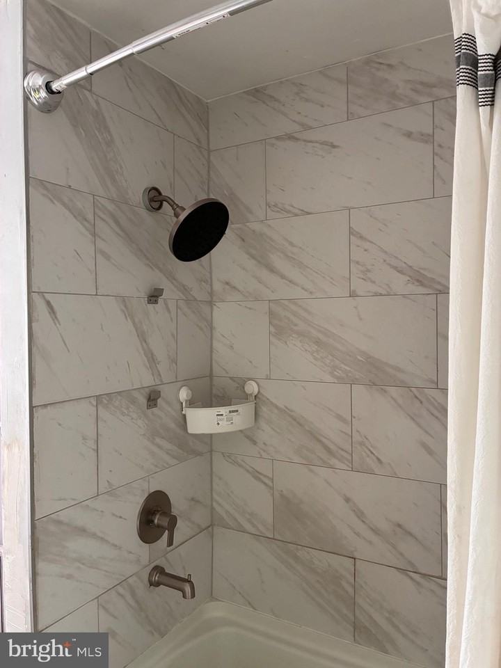 10 Greenwood Ave - Photo 3 of 3