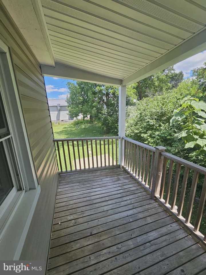 27 N Front St - Photo 3 of 26