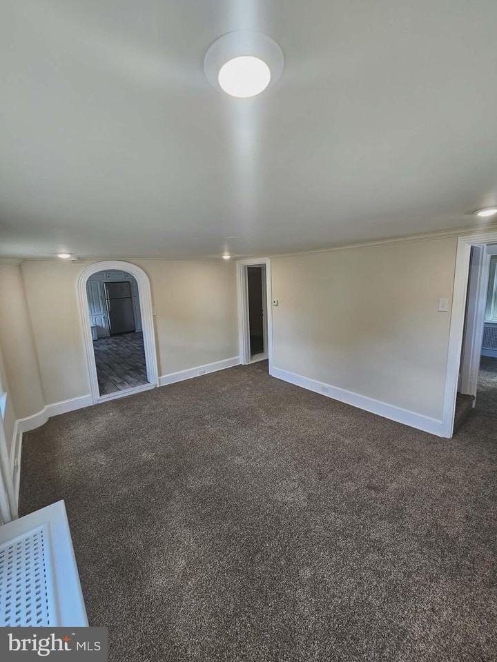 27 N Front St - Photo 5 of 26