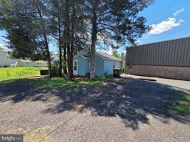 featured image of 3007 Main St