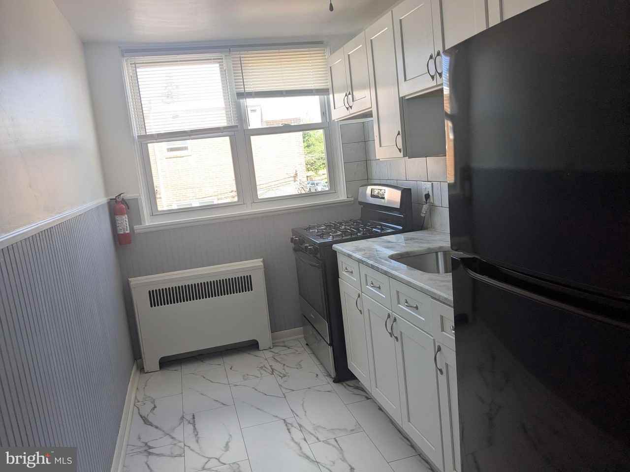 1327 Weaver St - Photo 3 of 10