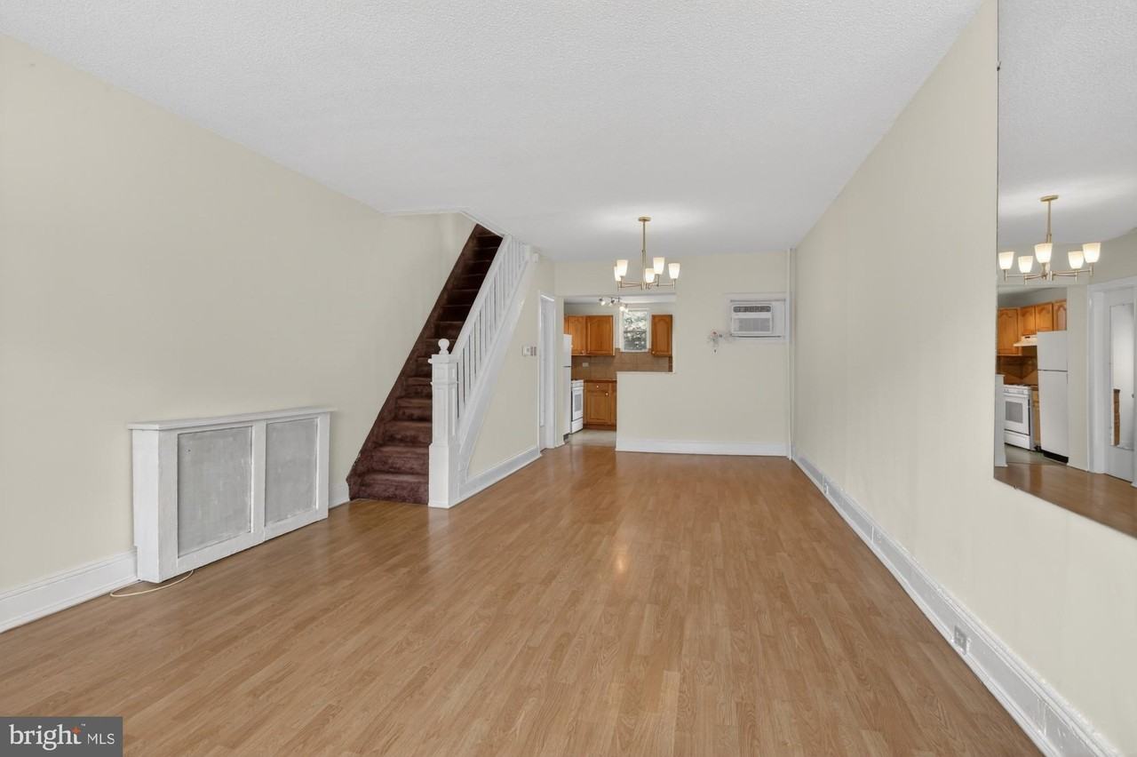 1519 Emily St - Photo 5 of 27
