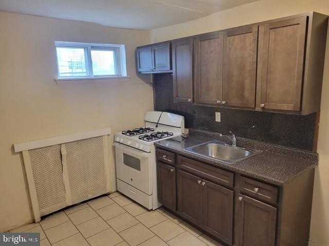 4672 Stenton Ave - Photo 3 of 16