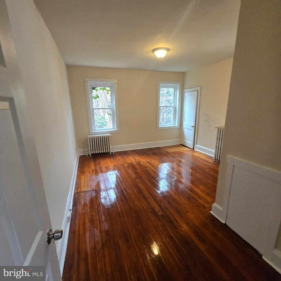 4672 Stenton Ave - Photo 7 of 16