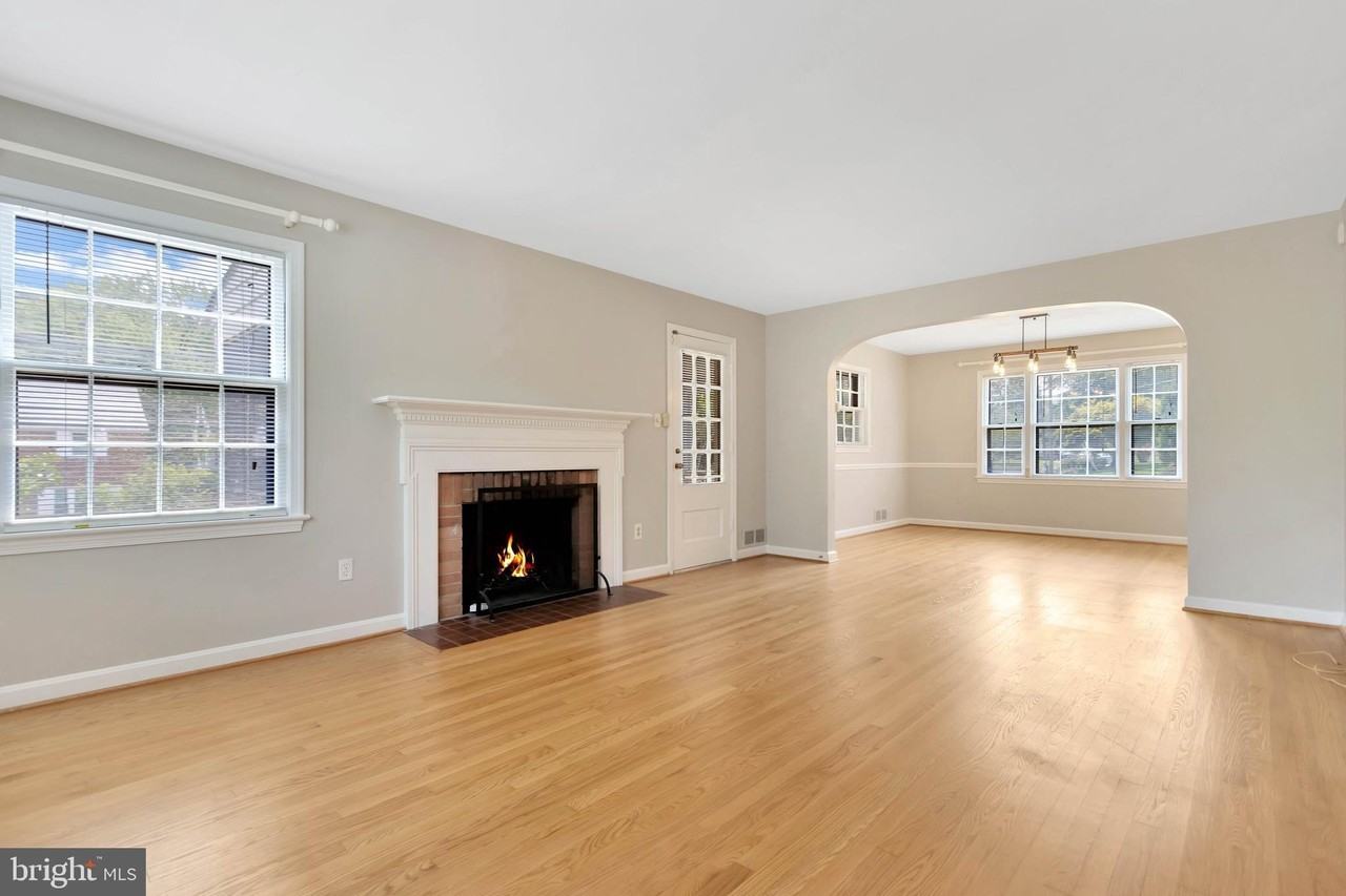 970 N Quintana St - Photo 2 of 33