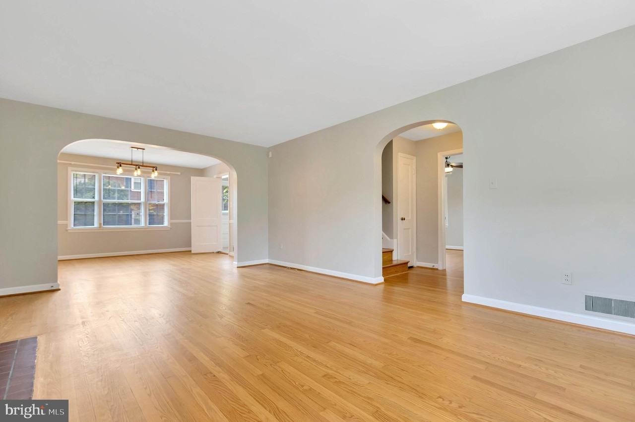 970 N Quintana St - Photo 3 of 33