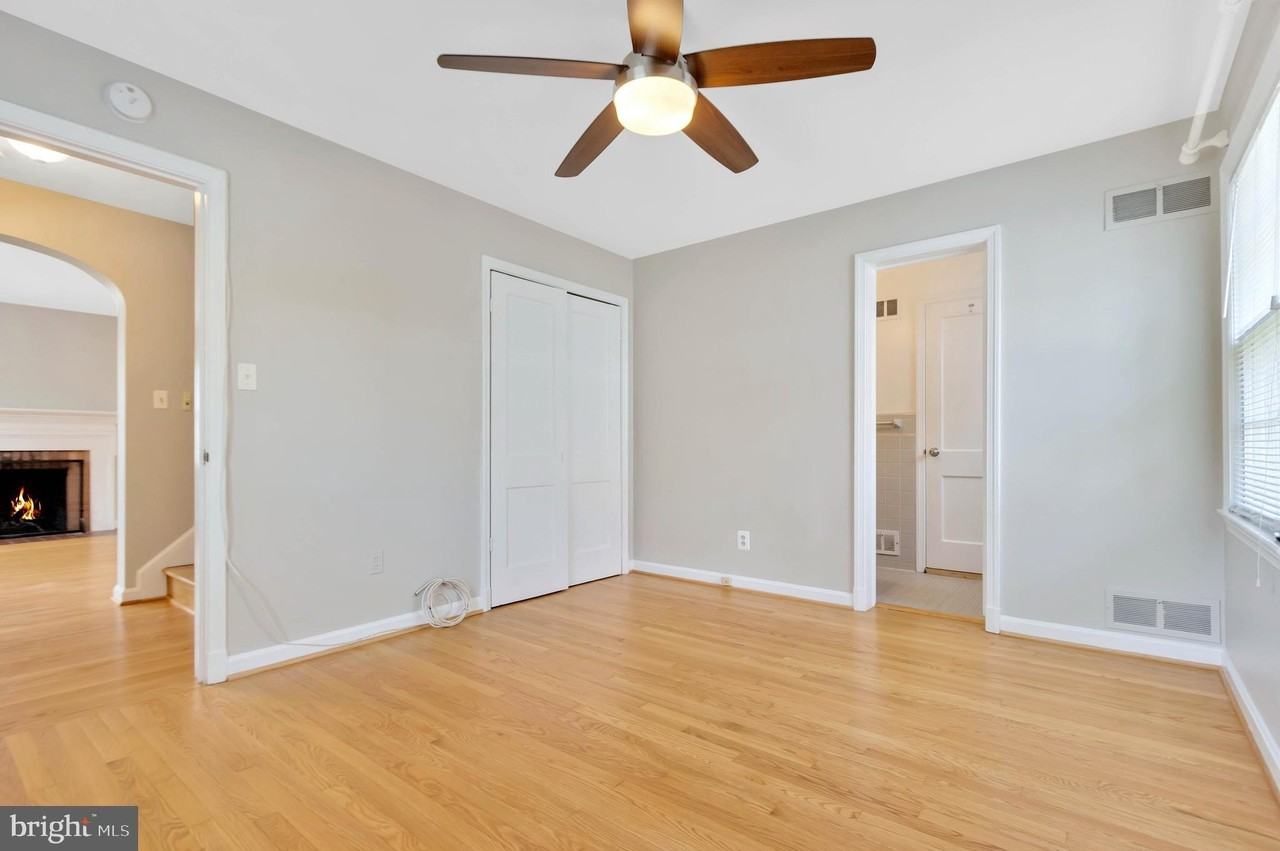 970 N Quintana St - Photo 7 of 33