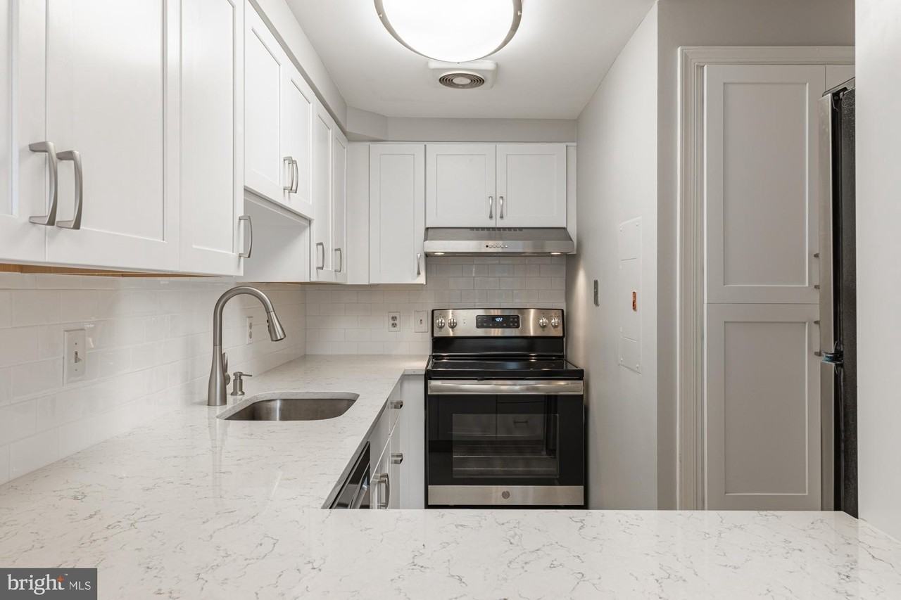 125 N Lee St - Photo 3 of 35