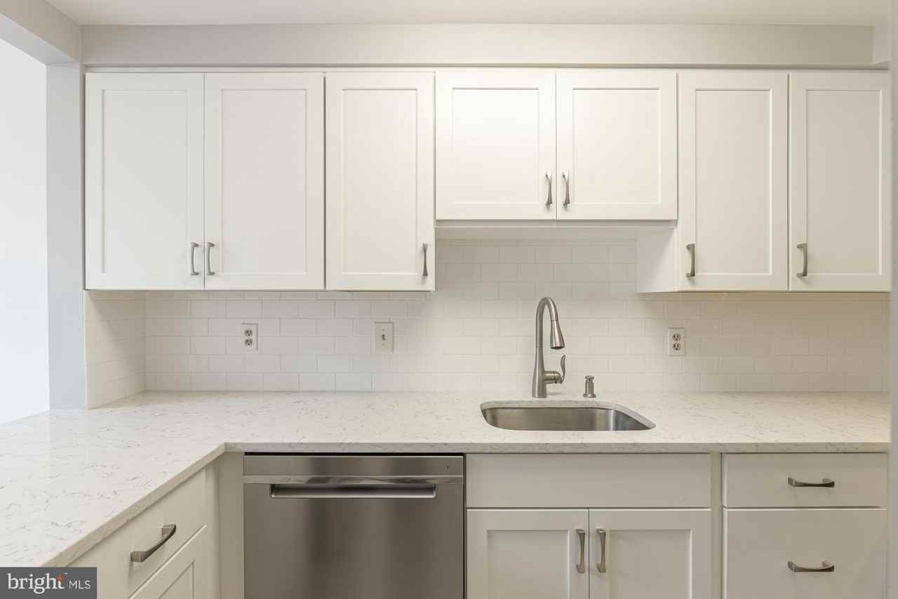 125 N Lee St - Photo 5 of 35