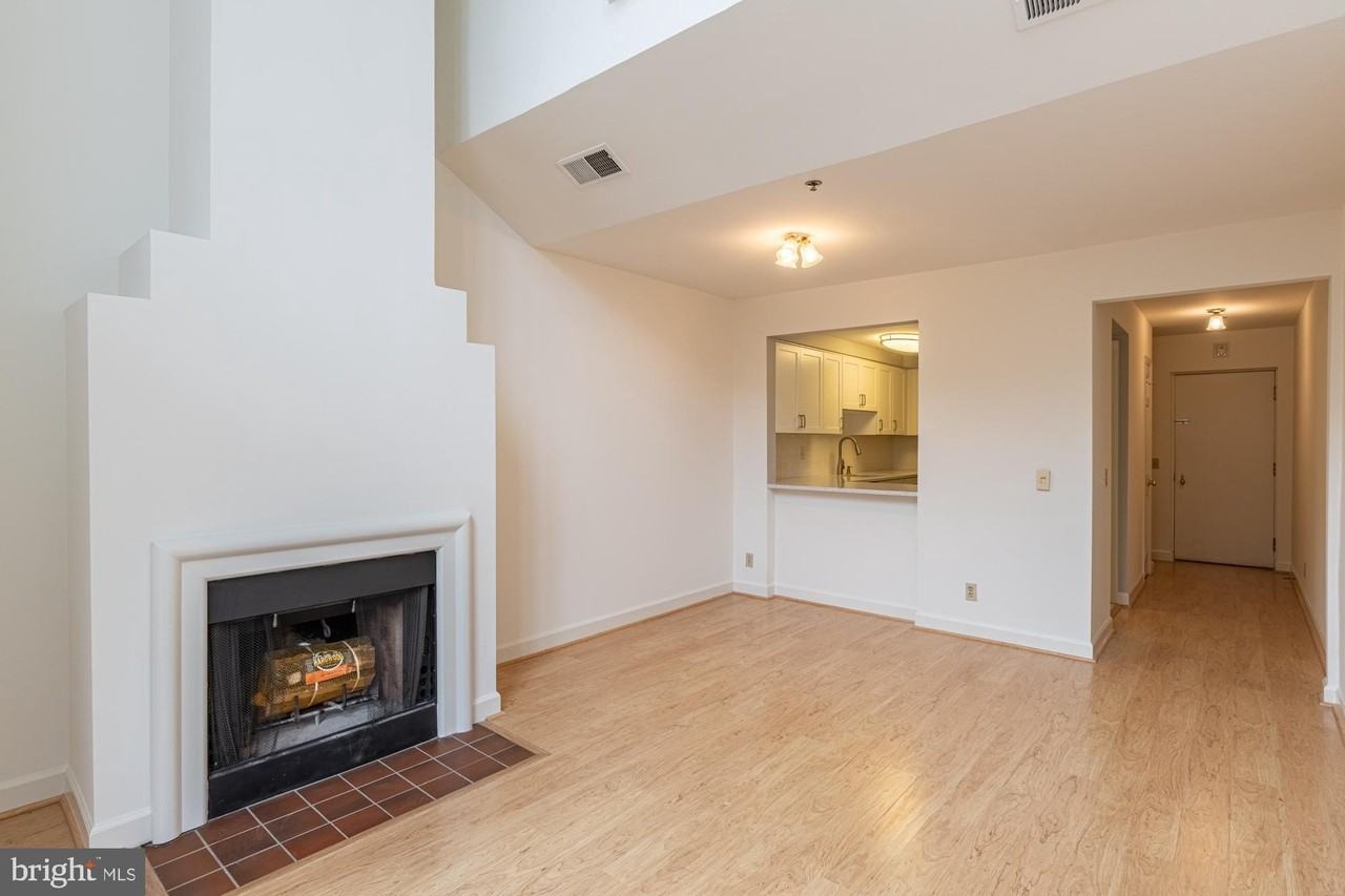 125 N Lee St - Photo 7 of 35