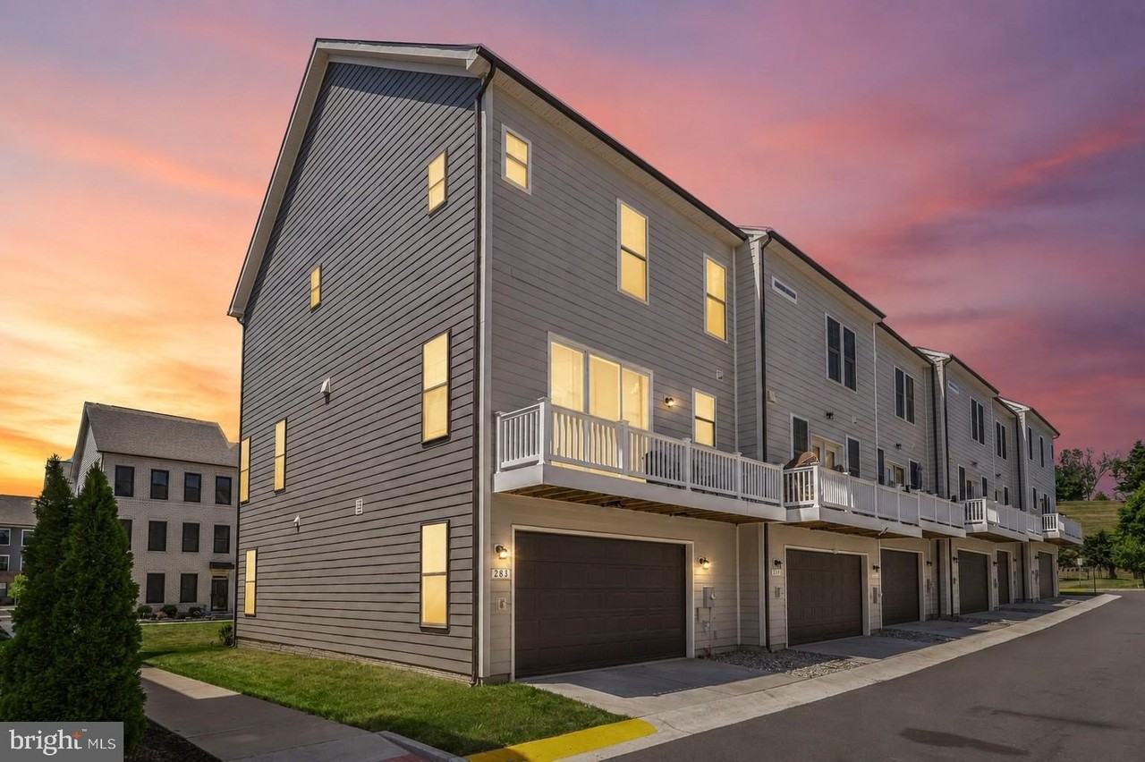 283 Willis St - Photo 2 of 45