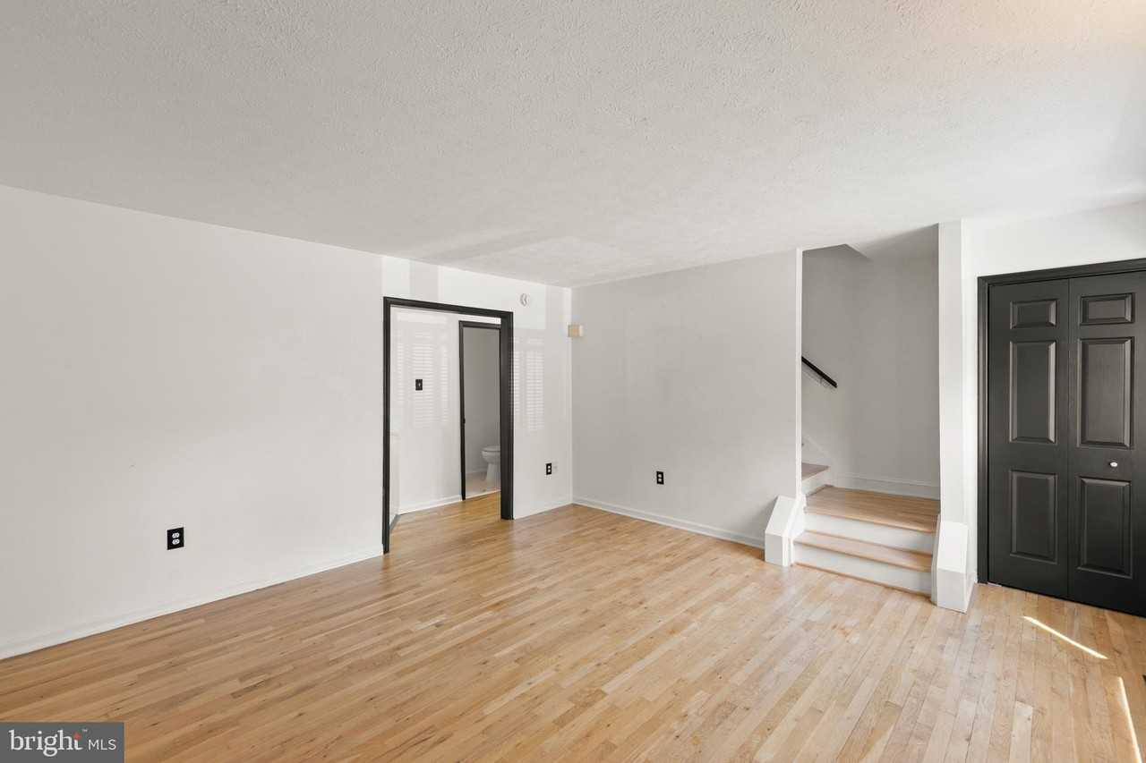 501 Tudor Dr - Photo 3 of 32