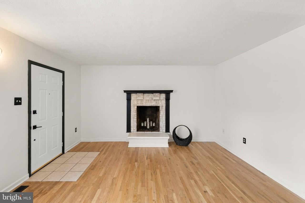 501 Tudor Dr - Photo 6 of 32