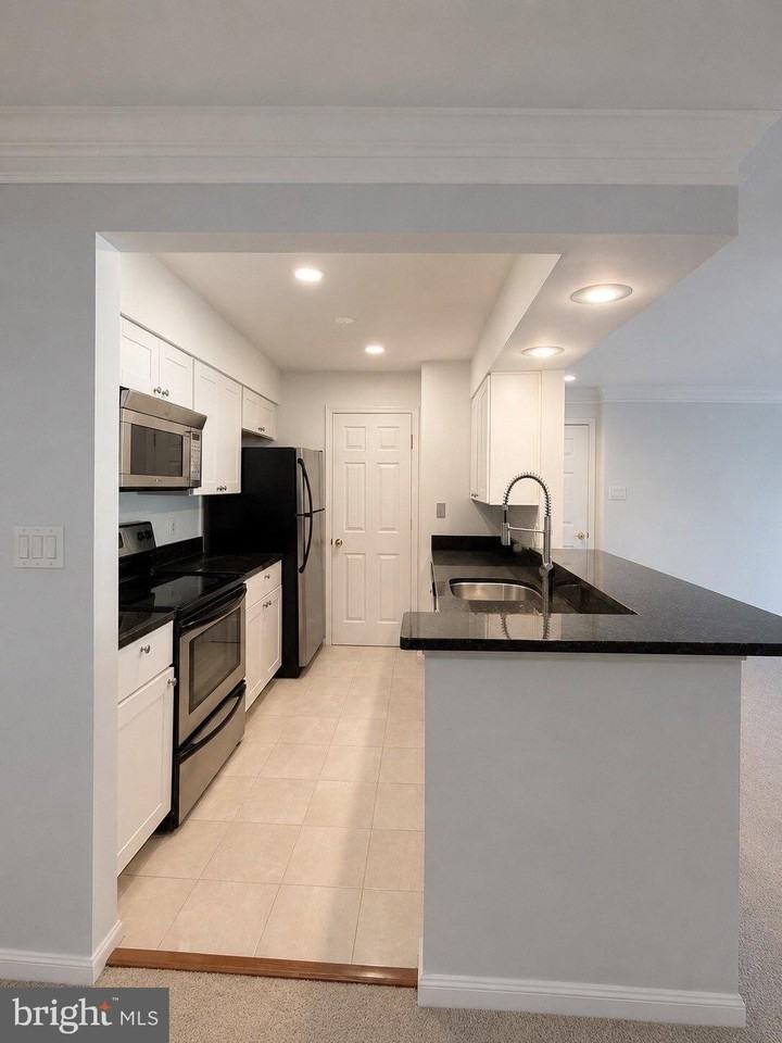 7717 Lafayette Forest Dr #89 - Photo 5 of 15