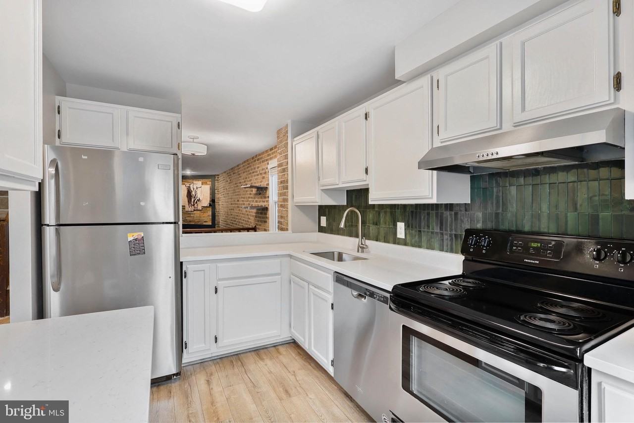 2137 Whisper Way - Photo 6 of 32