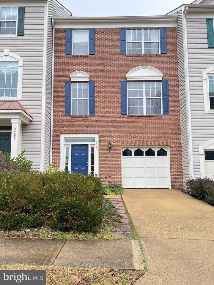 13205 Fox Ripple Ln - Photo 2 of 20