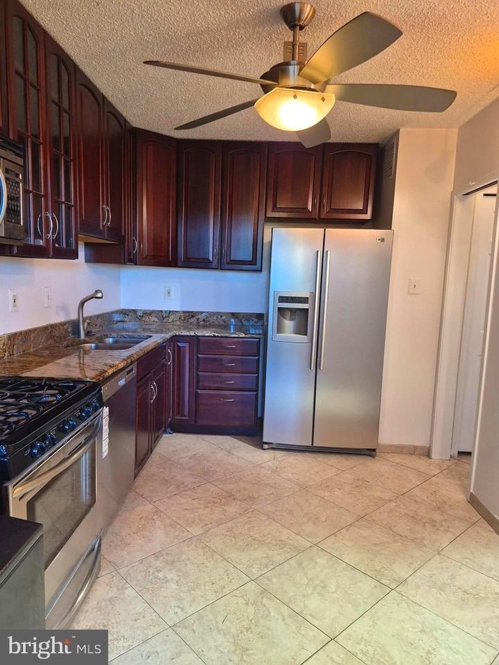 3705 S George Mason Dr #709S - Photo 7 of 19