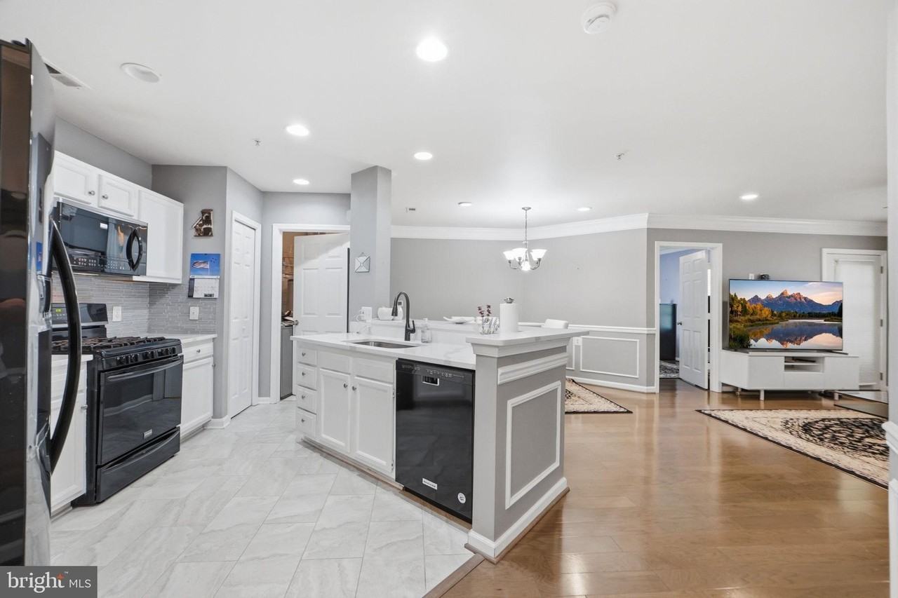 12461 Hayes Ct #103 - Photo 4 of 25