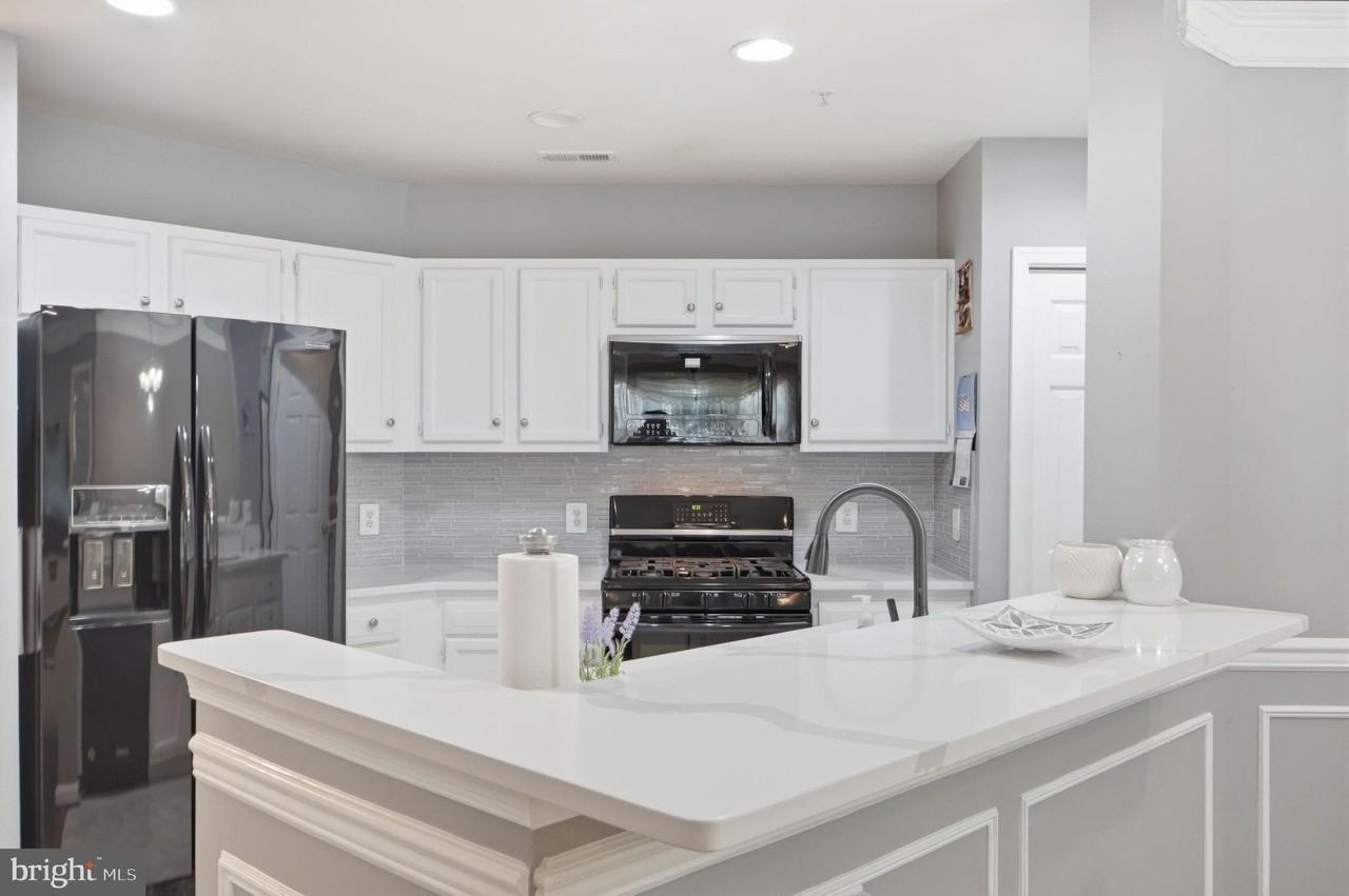 12461 Hayes Ct #103 - Photo 5 of 25