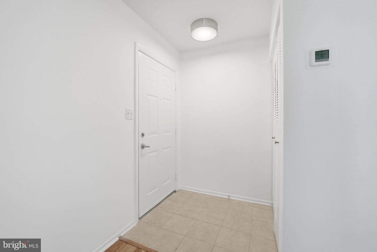 1703 Ascot Way #D - Photo 3 of 21