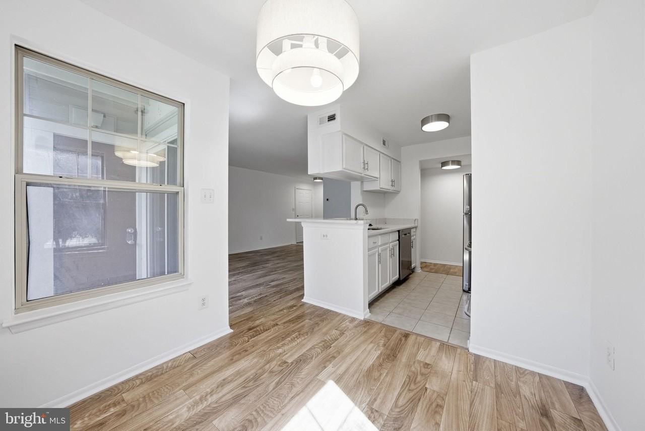 1703 Ascot Way #D - Photo 7 of 21