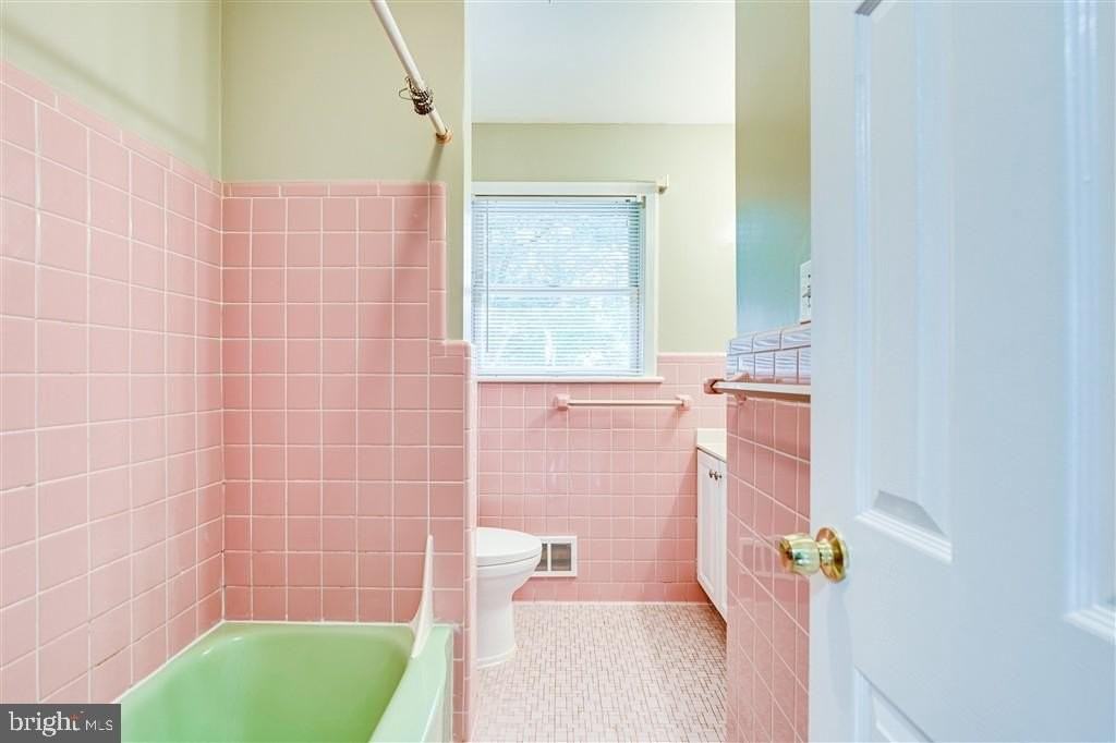 1934 Mcfall St - Photo 2 of 6