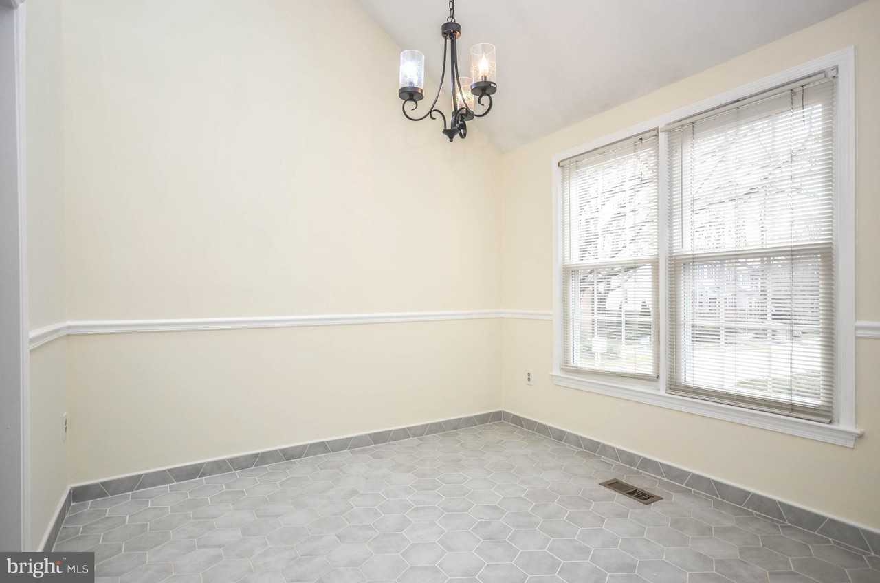 9440 William Kirk Ln - Photo 6 of 40