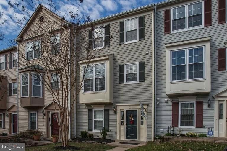 13915 Gunners Pl - Photo 2 of 31