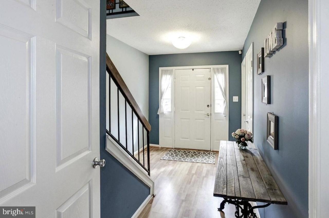 13915 Gunners Pl - Photo 3 of 31