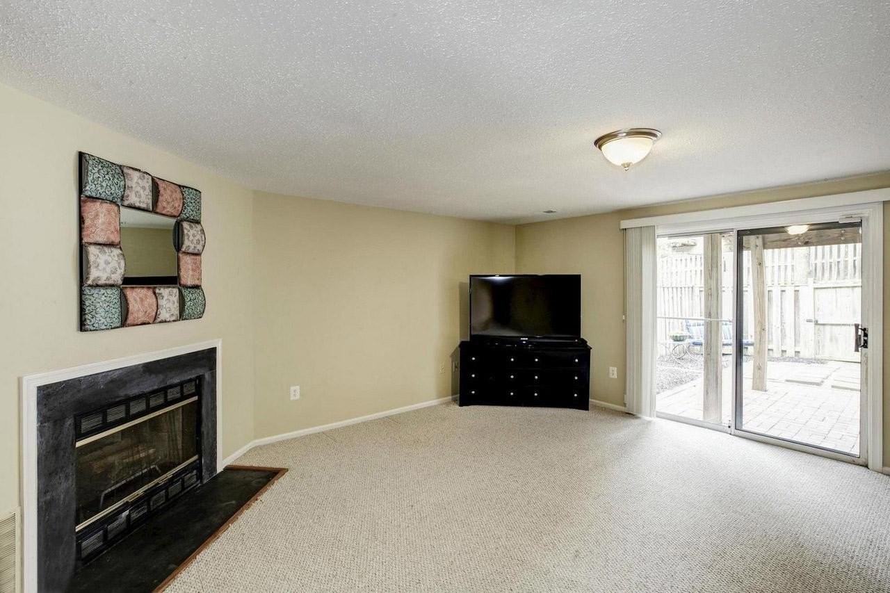 13915 Gunners Pl - Photo 4 of 31
