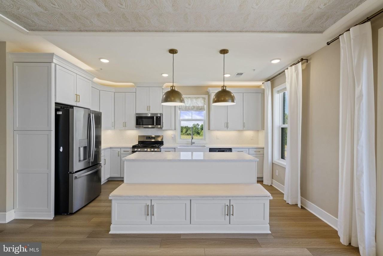 20799 Lamlash Ter - Photo 7 of 34