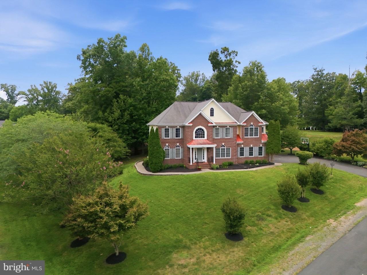 7273 Tinsley Way - Photo 3 of 35