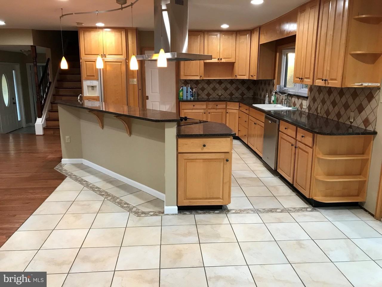 7078 Token Valley Rd - Photo 4 of 33
