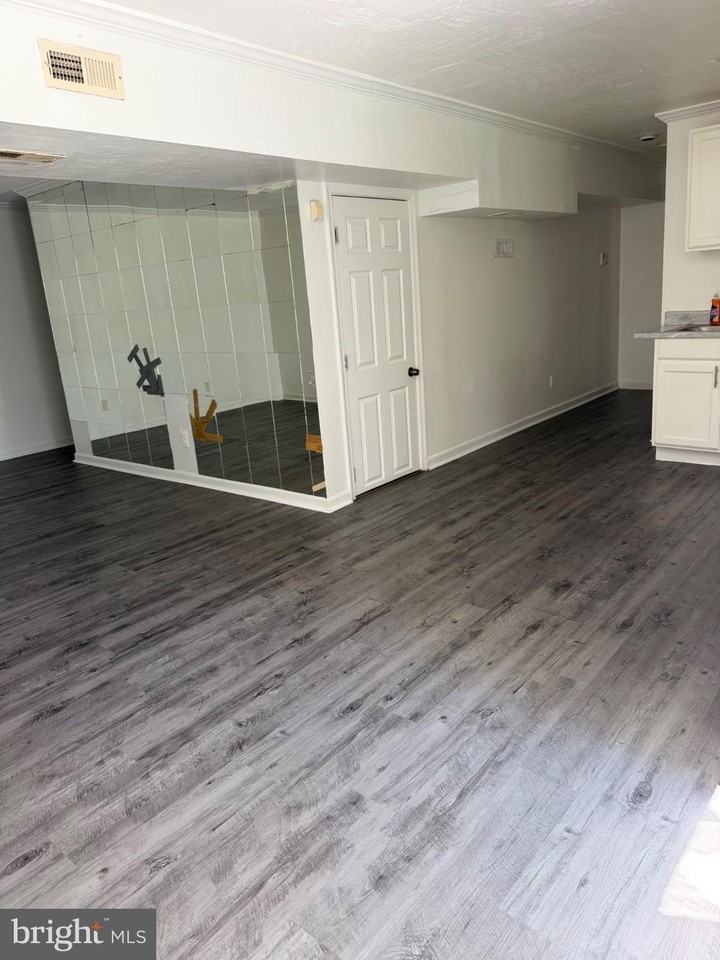 2911 Hickory Creek Ct - Photo 5 of 9