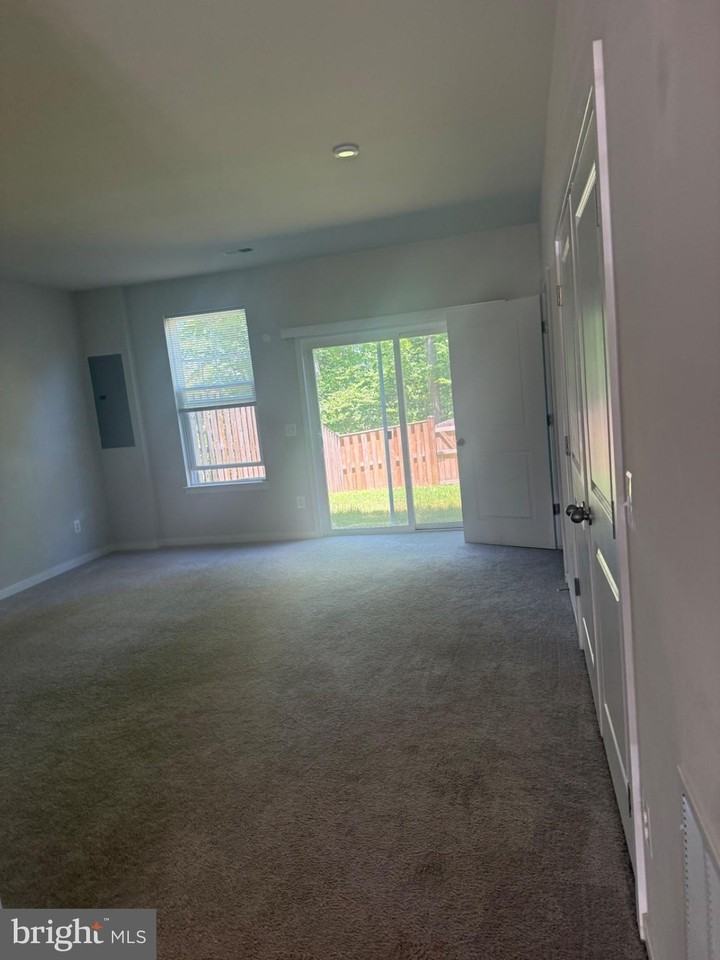 704 Barnwell Dr - Photo 3 of 15