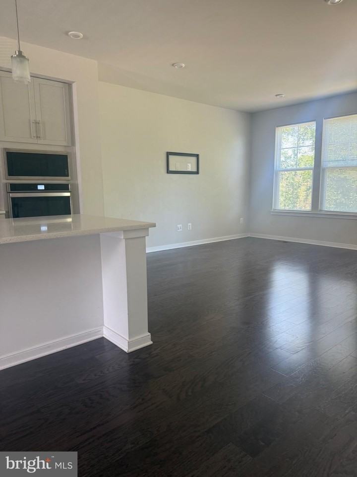 704 Barnwell Dr - Photo 5 of 15