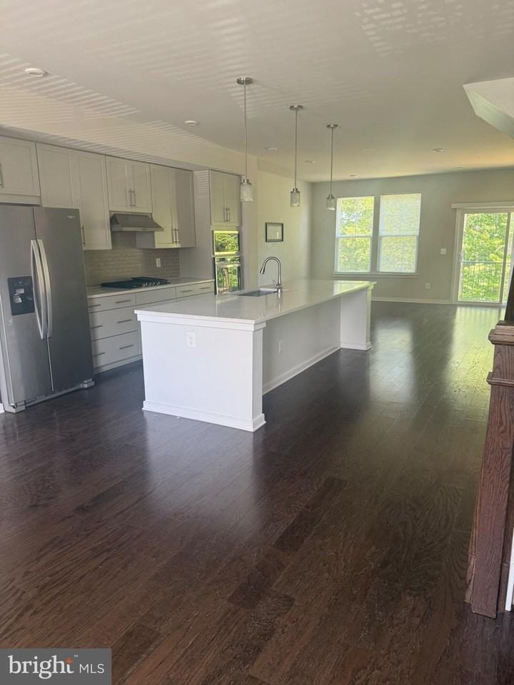 704 Barnwell Dr - Photo 6 of 15