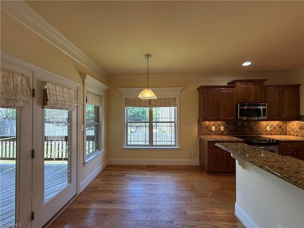 1340 Stonecroft Ct - Photo 4 of 26
