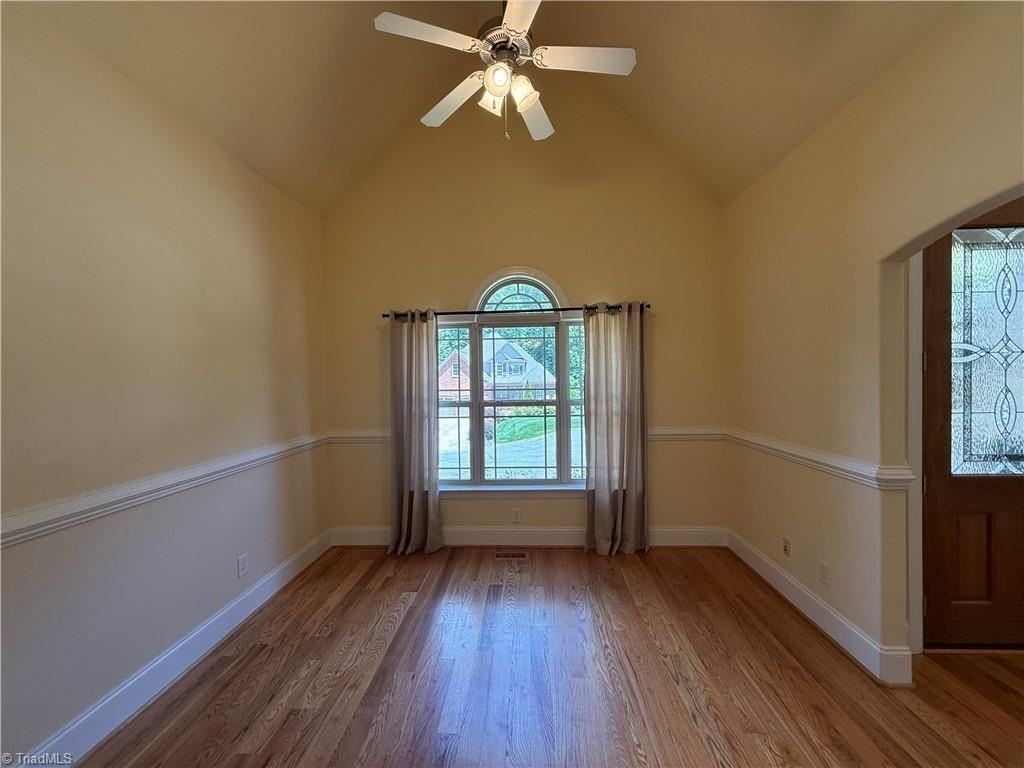 1340 Stonecroft Ct - Photo 7 of 26