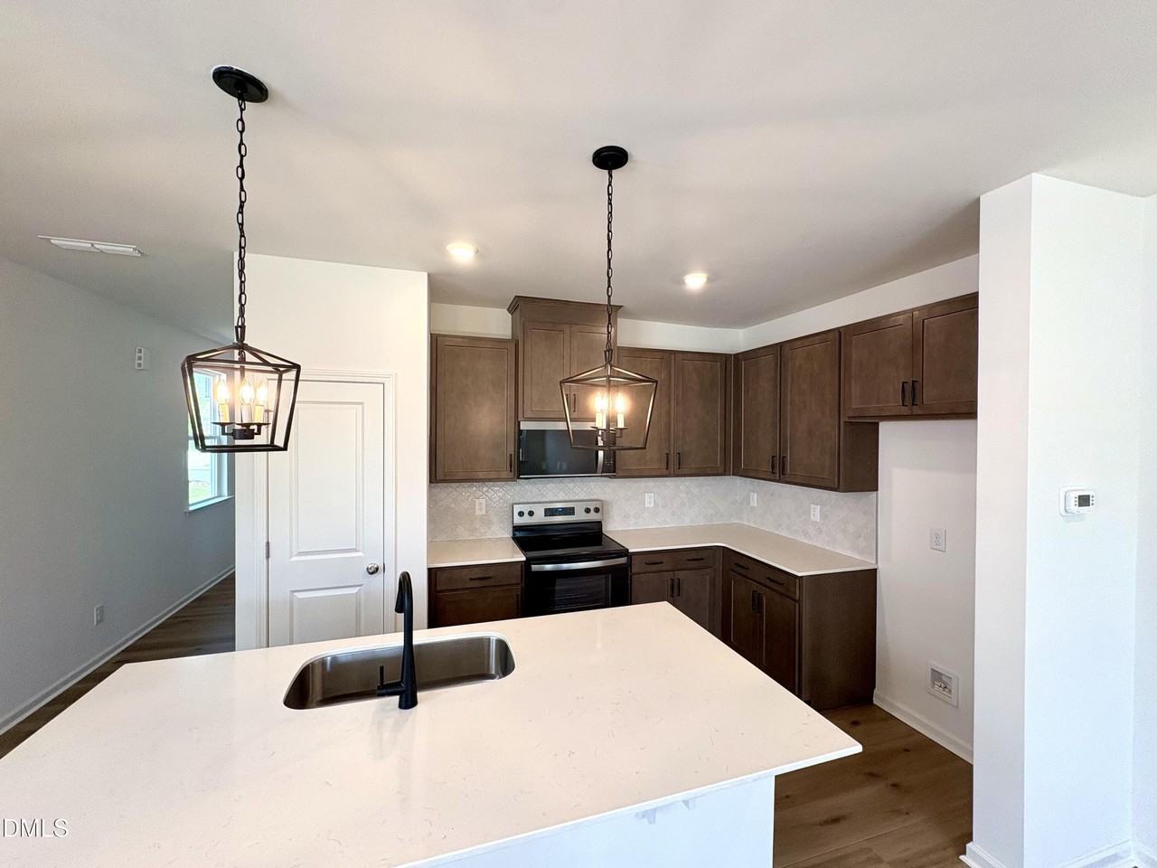2040 Oakdale Dr - Photo 2 of 19