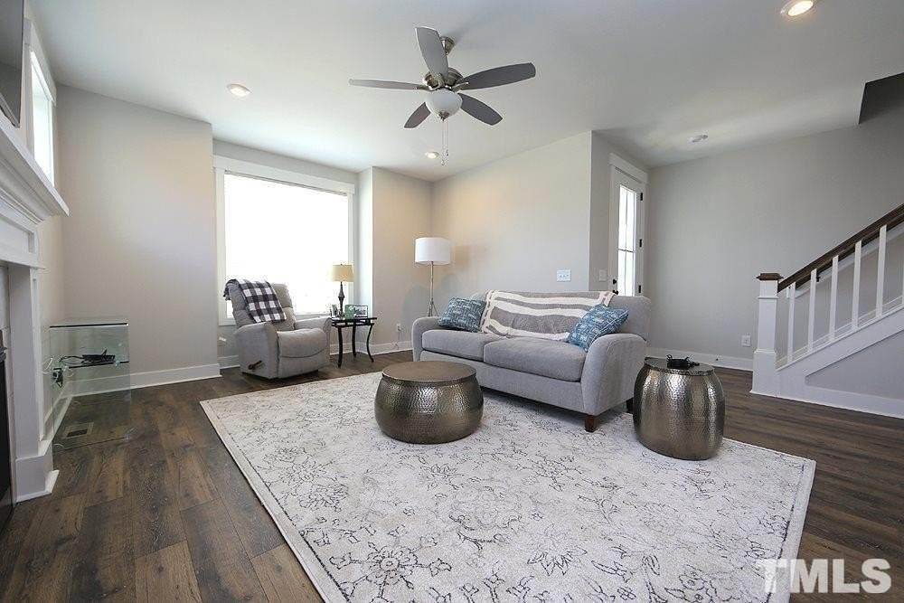 1637 Tunnel St - Photo 4 of 20
