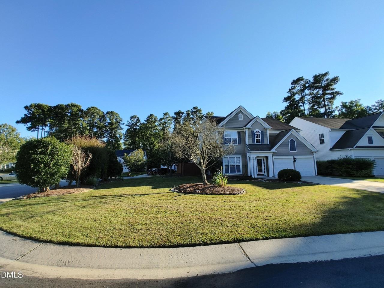 301 Millicent Way - Photo 2 of 40