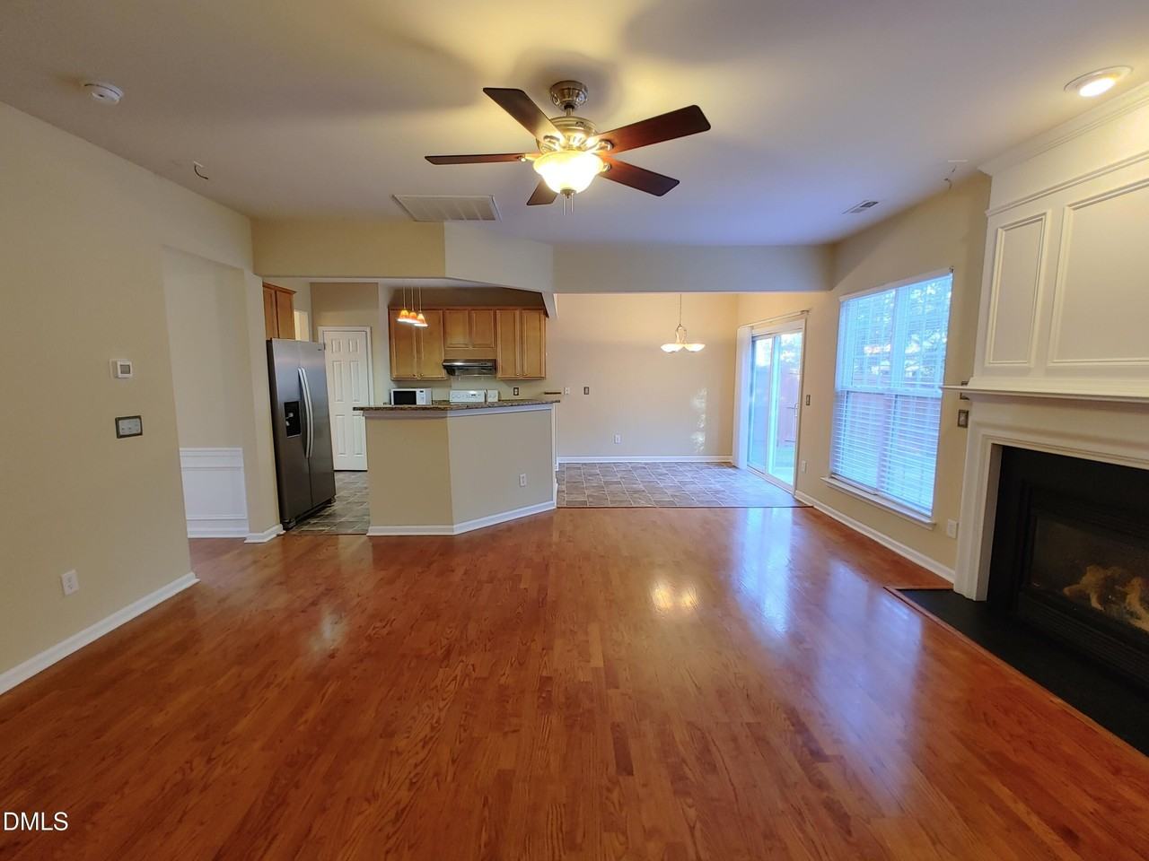 301 Millicent Way - Photo 5 of 40