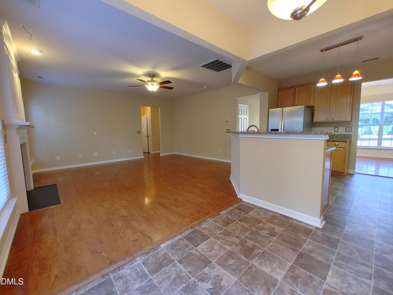 301 Millicent Way - Photo 7 of 40