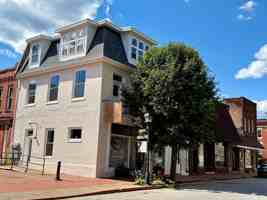 featured image of 701 Charles St Apt B #Apt B